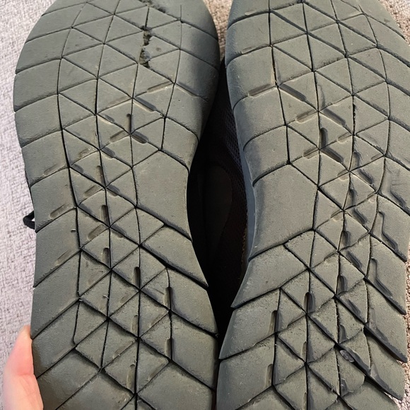 Nike Men's Black and Gray Athletic Shoes - Picture 4 of 4